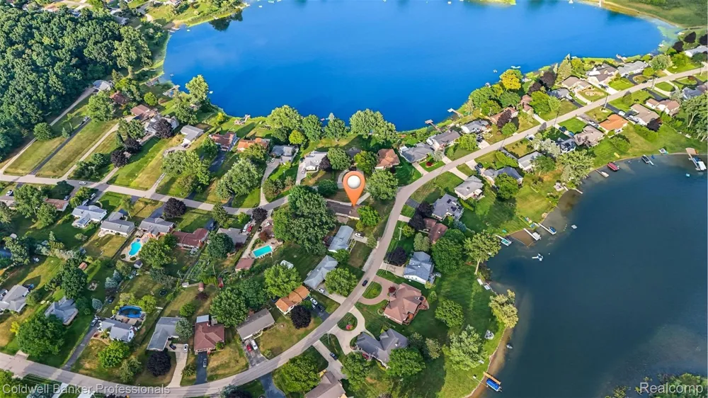 430 Spezia Drive Oxford Charter Township, MI 48371