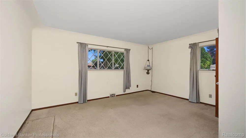 430 Spezia Drive Oxford Charter Township, MI 48371