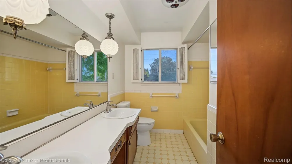 430 Spezia Drive Oxford Charter Township, MI 48371