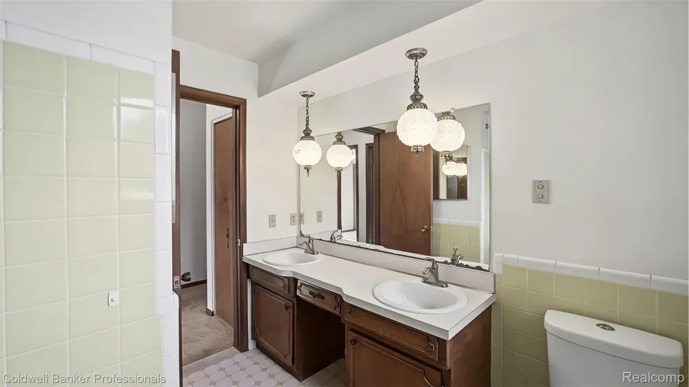 430 Spezia Drive Oxford Charter Township, MI 48371