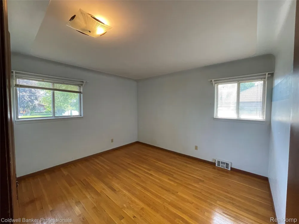 430 Spezia Drive Oxford Charter Township, MI 48371