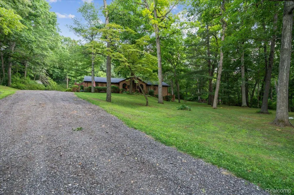 1600 Moffat Addison Township, MI 48367