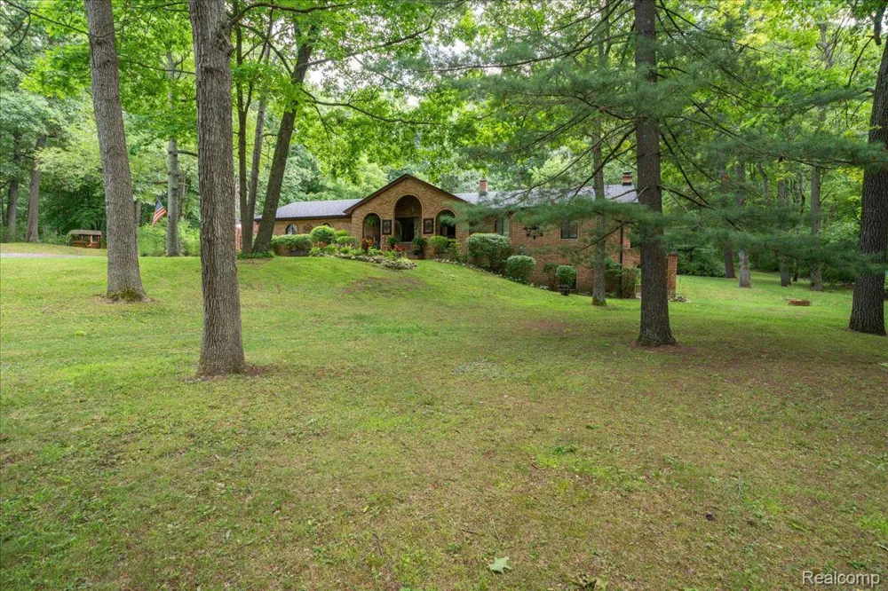 1600 Moffat Addison Township, MI 48367