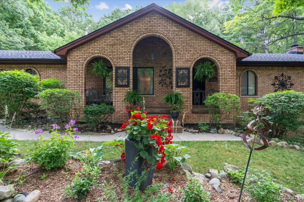 1600 Moffat Addison Township, MI 48367
