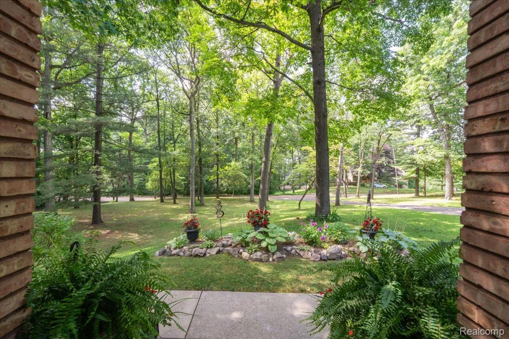 1600 Moffat Addison Township, MI 48367