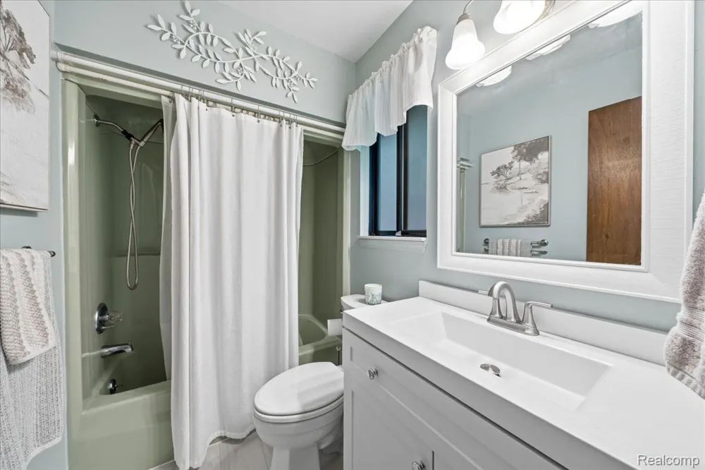 1600 Moffat Addison Township, MI 48367