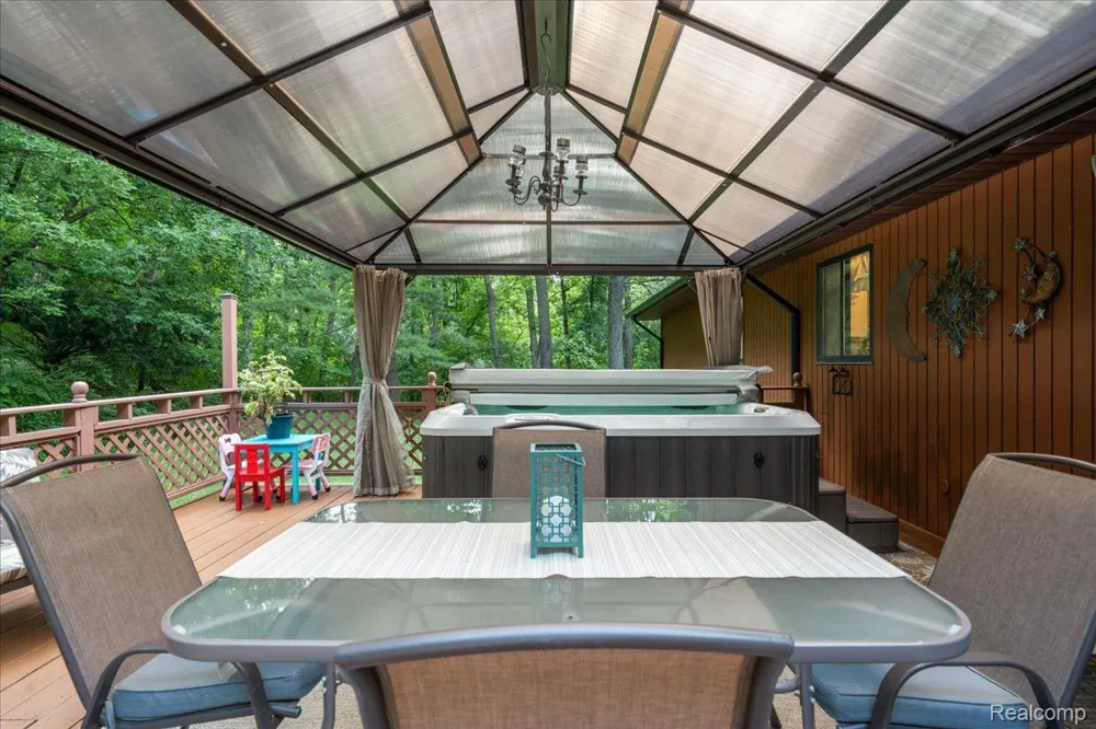 1600 Moffat Addison Township, MI 48367