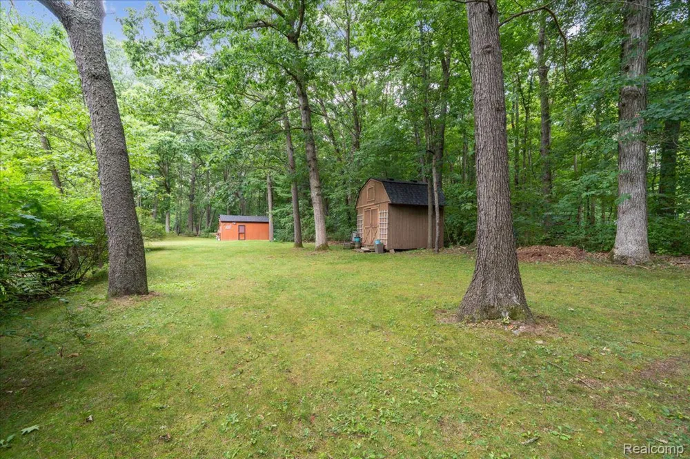 1600 Moffat Addison Township, MI 48367