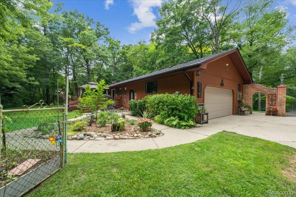 1600 Moffat Addison Township, MI 48367