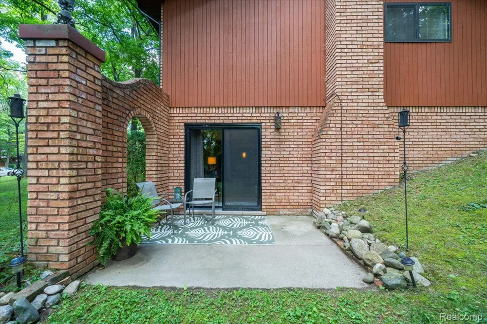 1600 Moffat Addison Township, MI 48367