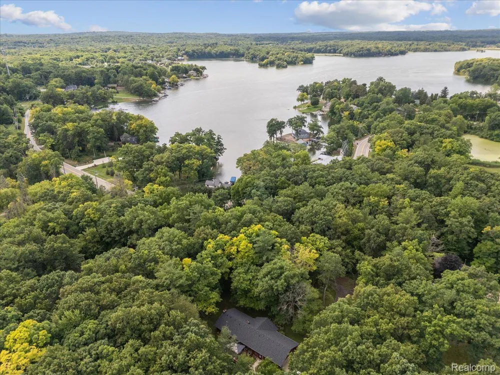1600 Moffat Addison Township, MI 48367