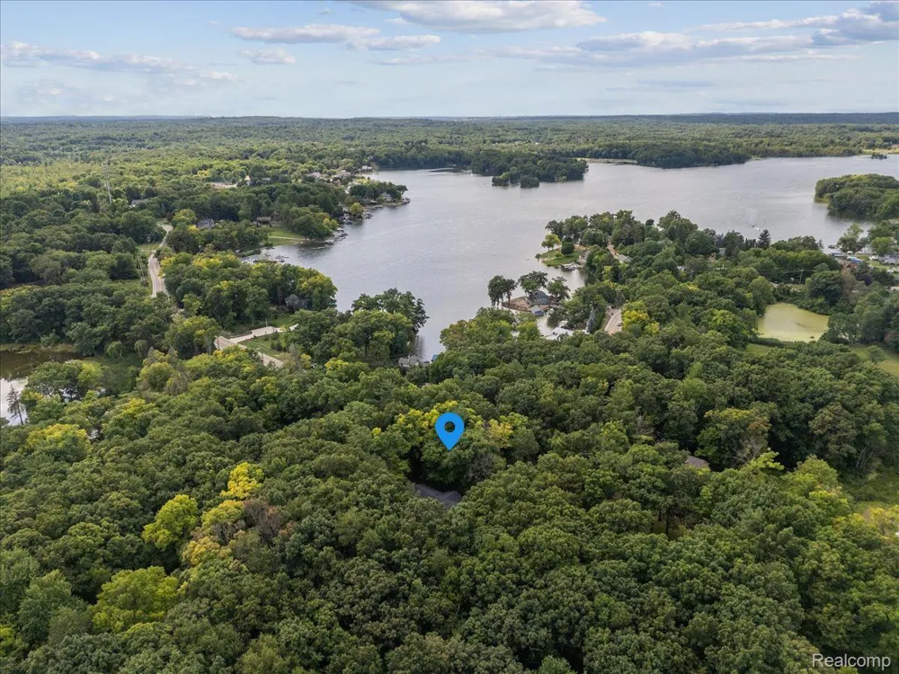 1600 Moffat Addison Township, MI 48367