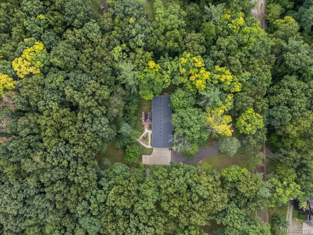 1600 Moffat Addison Township, MI 48367