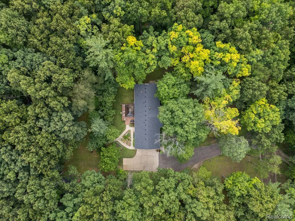 1600 Moffat Addison Township, MI 48367
