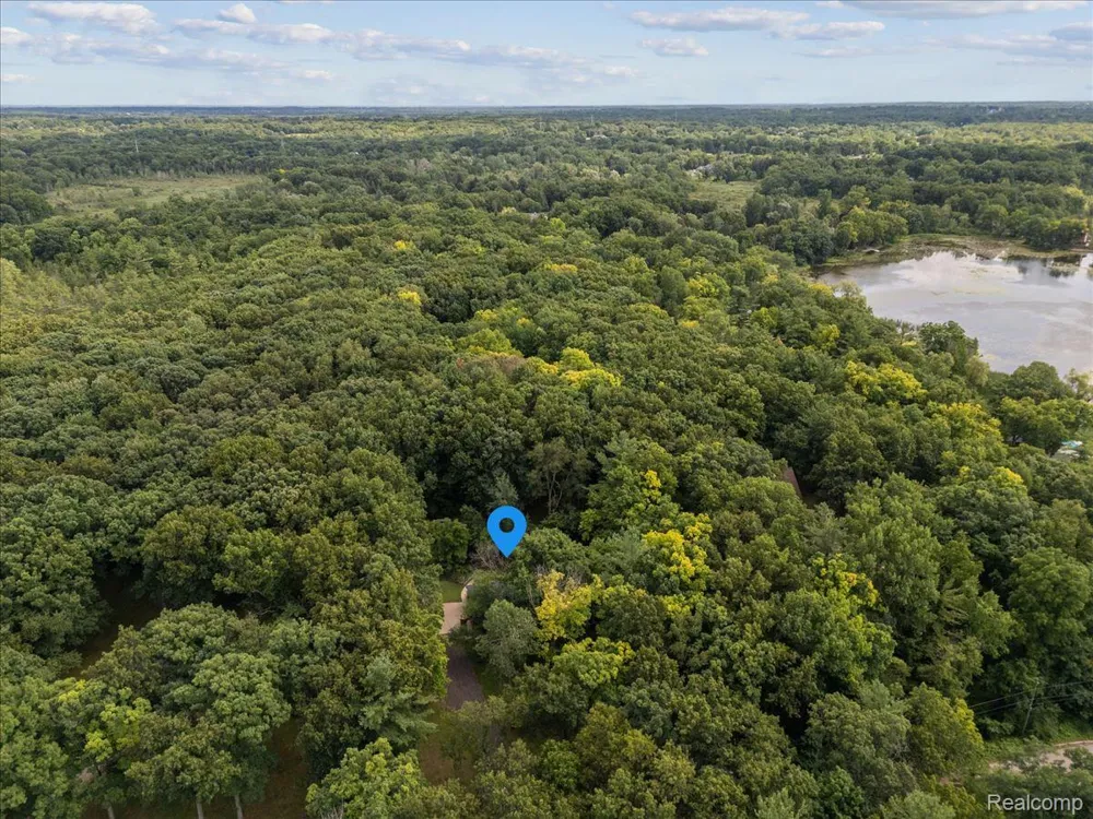 1600 Moffat Addison Township, MI 48367