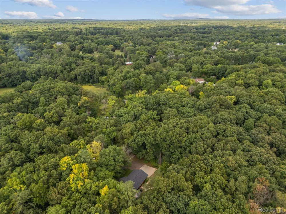 1600 Moffat Addison Township, MI 48367