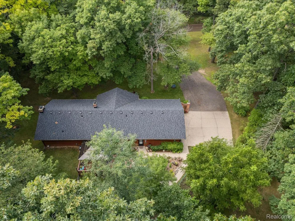 1600 Moffat Addison Township, MI 48367