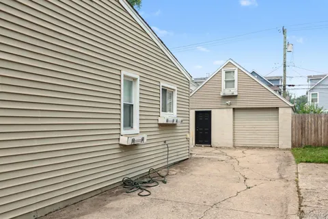 807 E 14 Mile Road