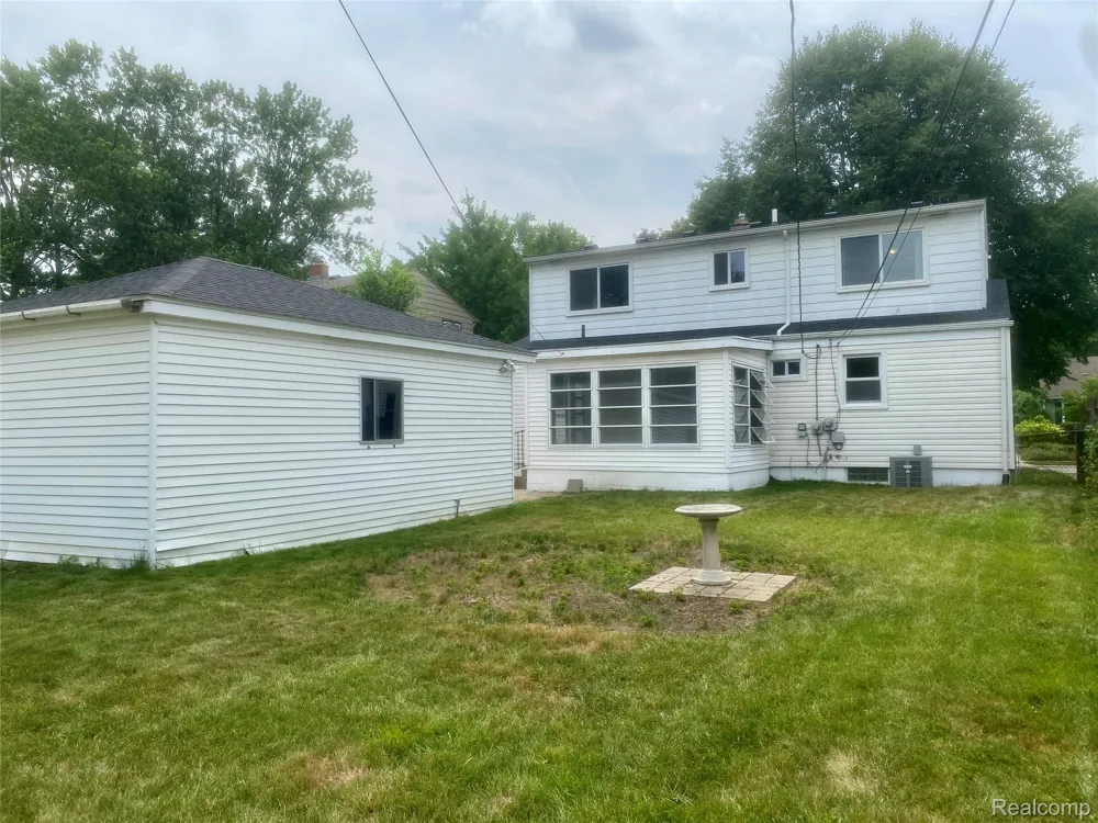 4518 Woodland Avenue Royal Oak City, MI 48073