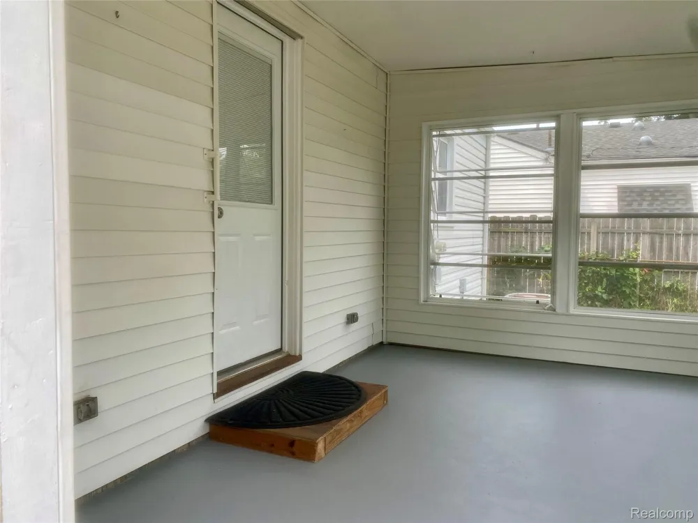 4518 Woodland Avenue Royal Oak City, MI 48073
