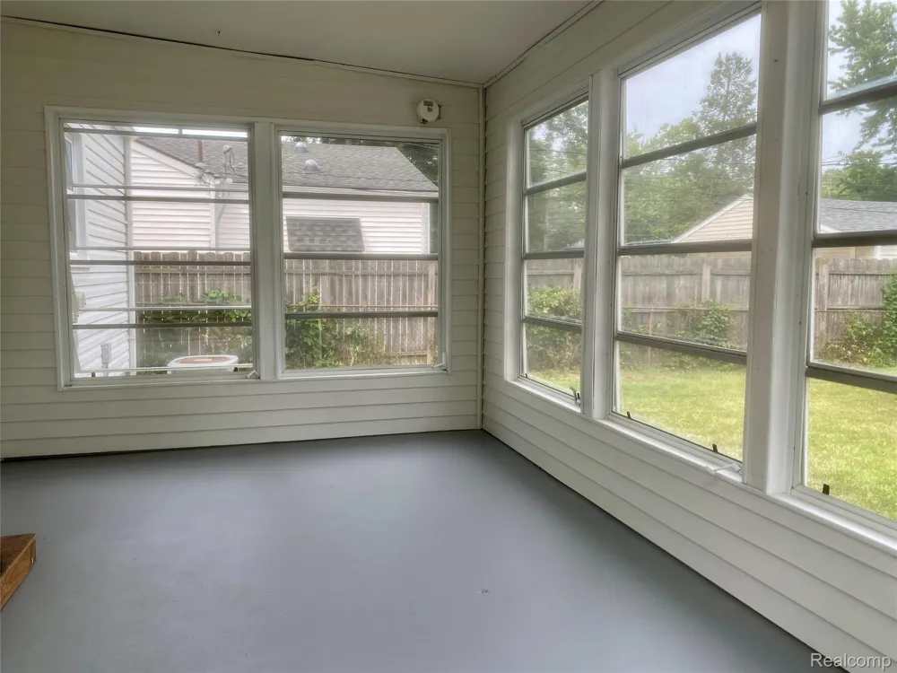 4518 Woodland Avenue Royal Oak City, MI 48073