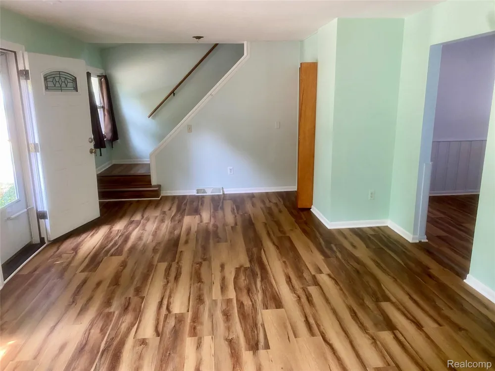 4518 Woodland Avenue Royal Oak City, MI 48073