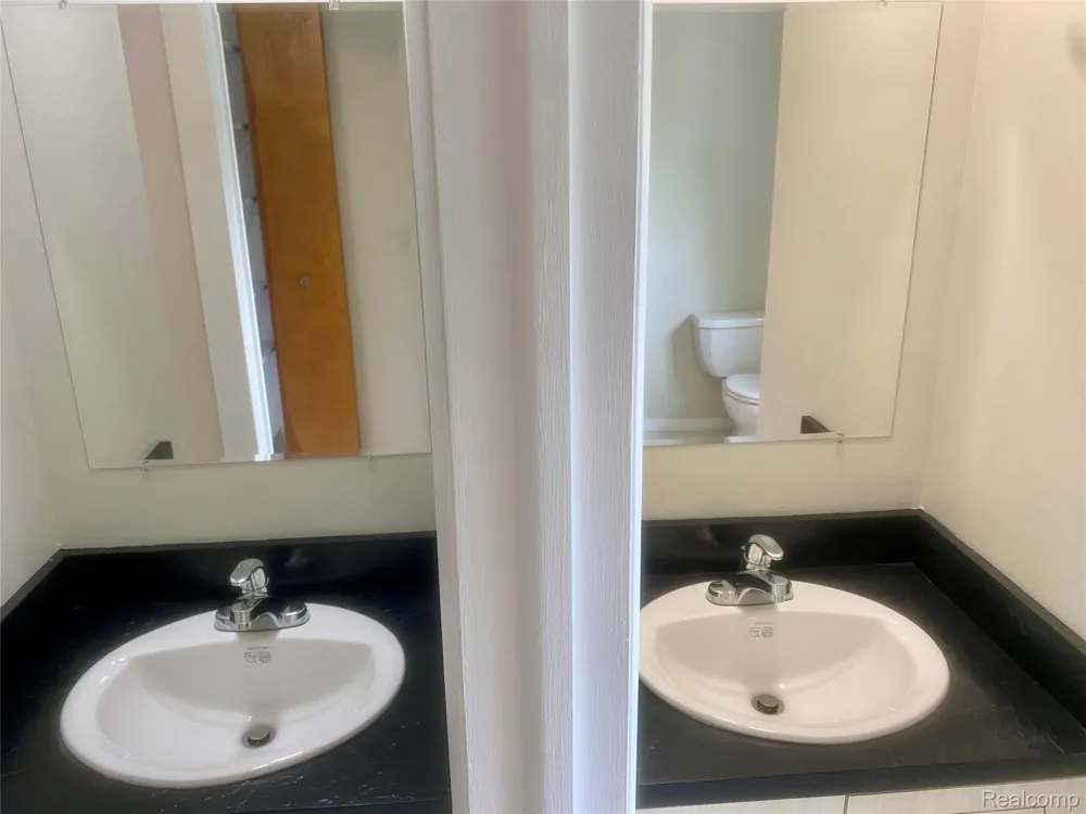 4518 Woodland Avenue Royal Oak City, MI 48073