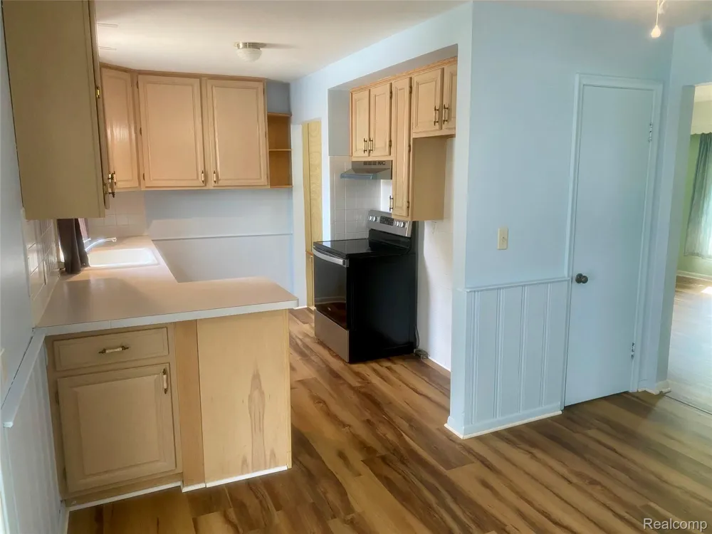 4518 Woodland Avenue Royal Oak City, MI 48073