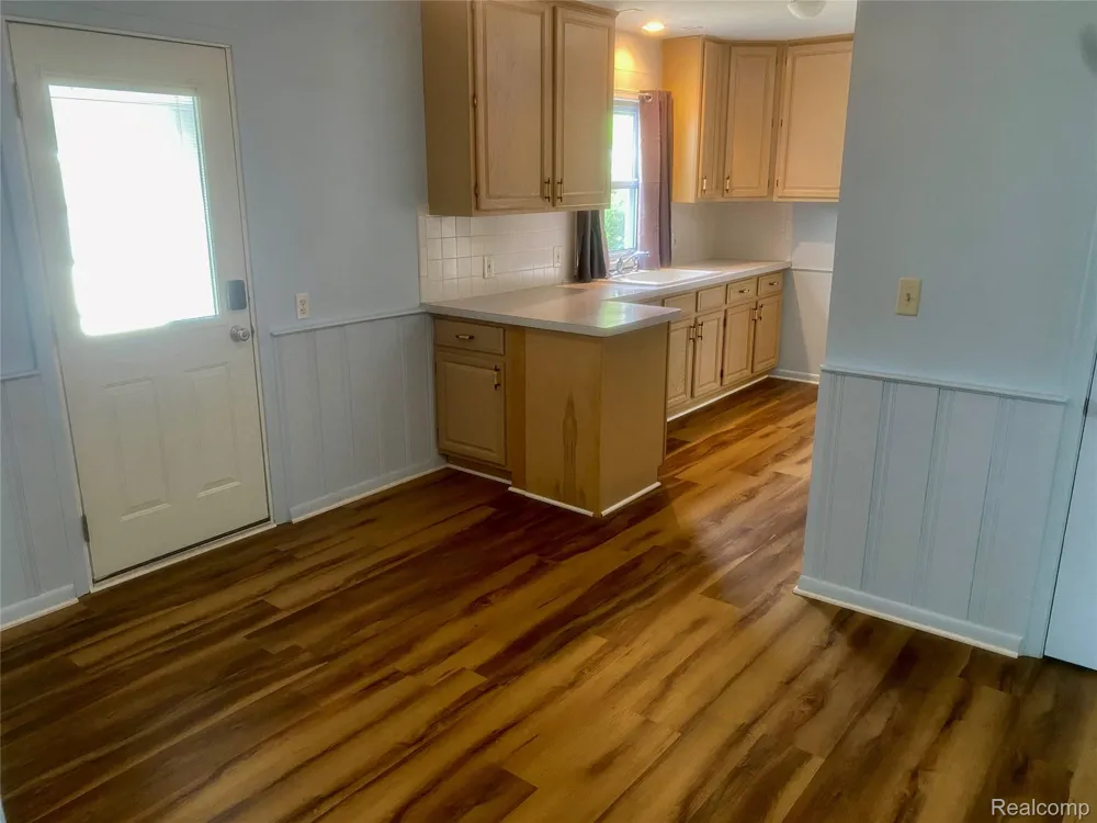 4518 Woodland Avenue Royal Oak City, MI 48073