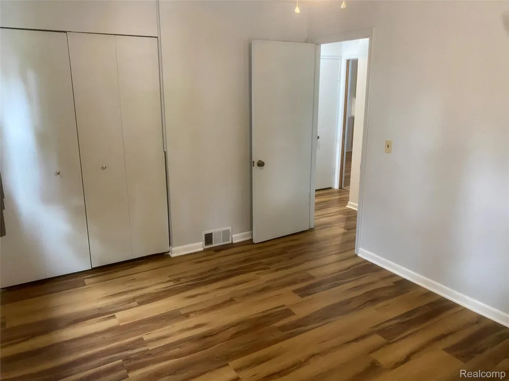 4518 Woodland Avenue Royal Oak City, MI 48073