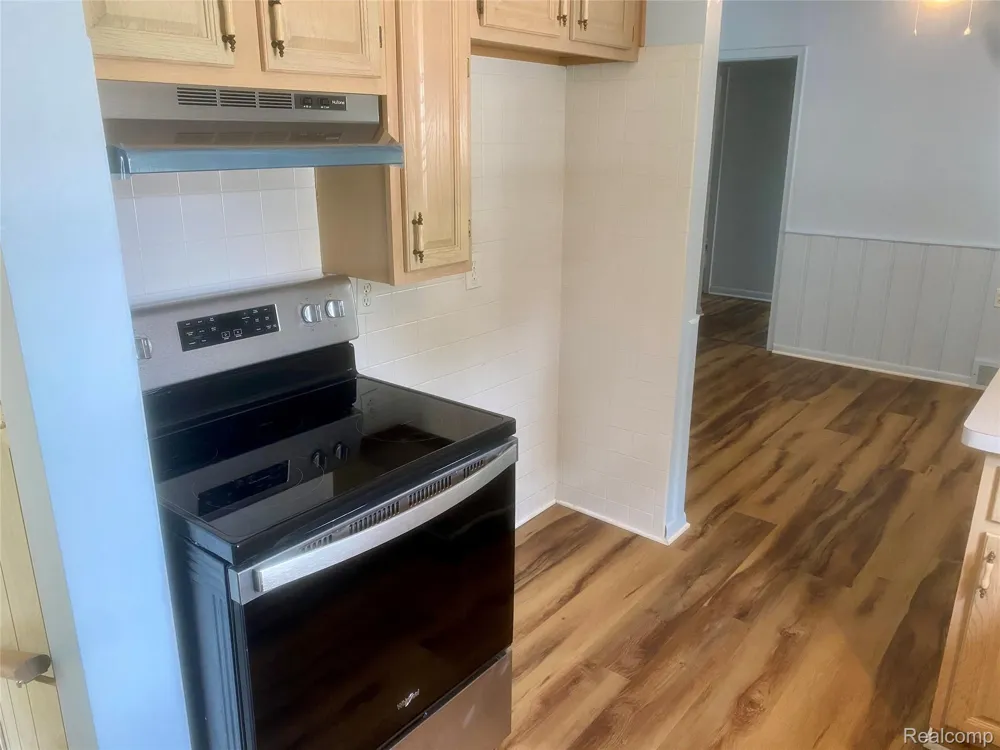 4518 Woodland Avenue Royal Oak City, MI 48073