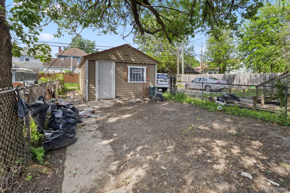 74 Pine Street River Rouge City, MI 48218