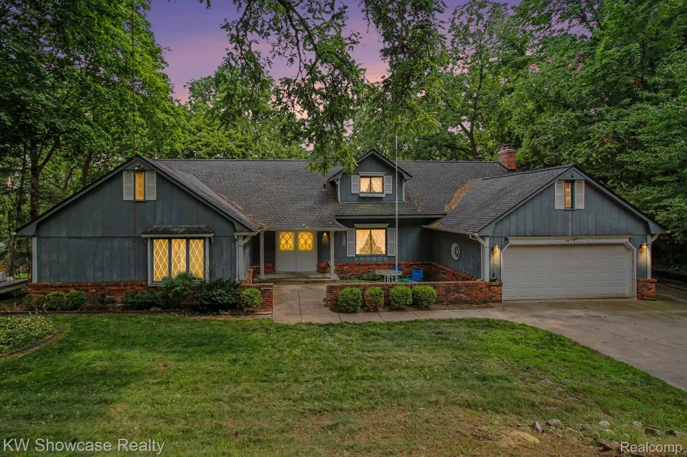 1471 Blue Heron Drive Highland Charter Township, MI 48357