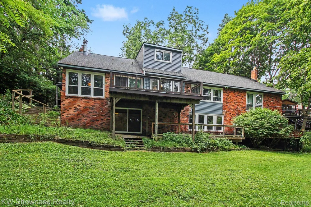 1471 Blue Heron Drive Highland Charter Township, MI 48357