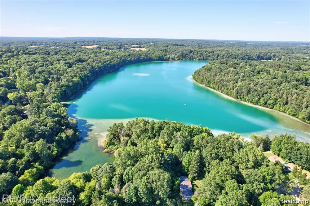 1471 Blue Heron Drive Highland Charter Township, MI 48357