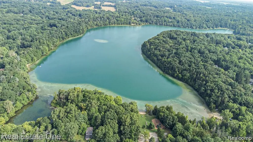1471 Blue Heron Drive Highland Charter Township, MI 48357