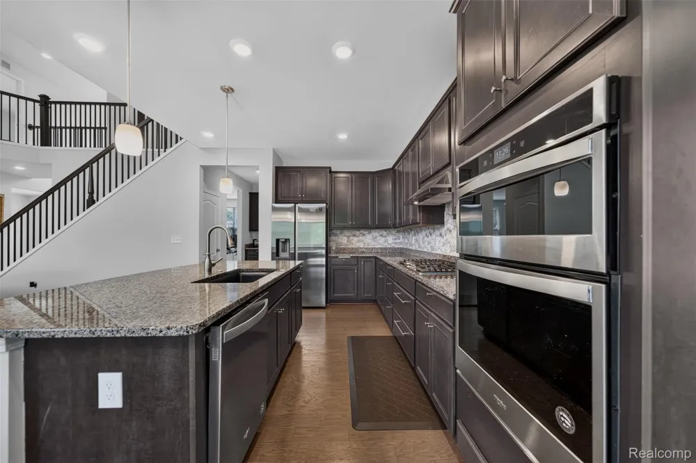 4160 Walcott Drive Orion Charter Township, MI 48359