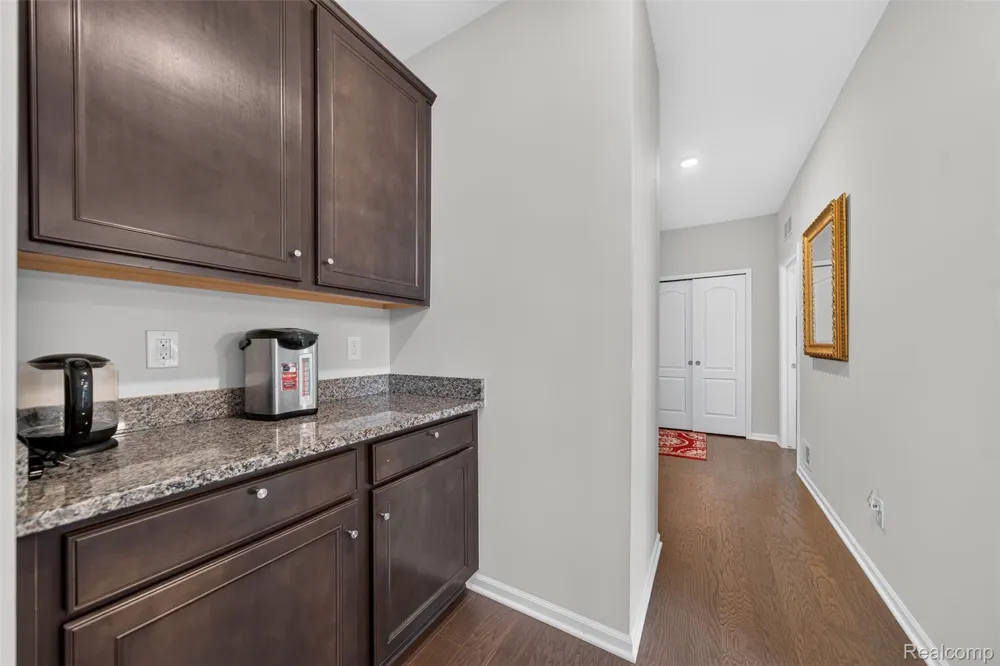4160 Walcott Drive Orion Charter Township, MI 48359