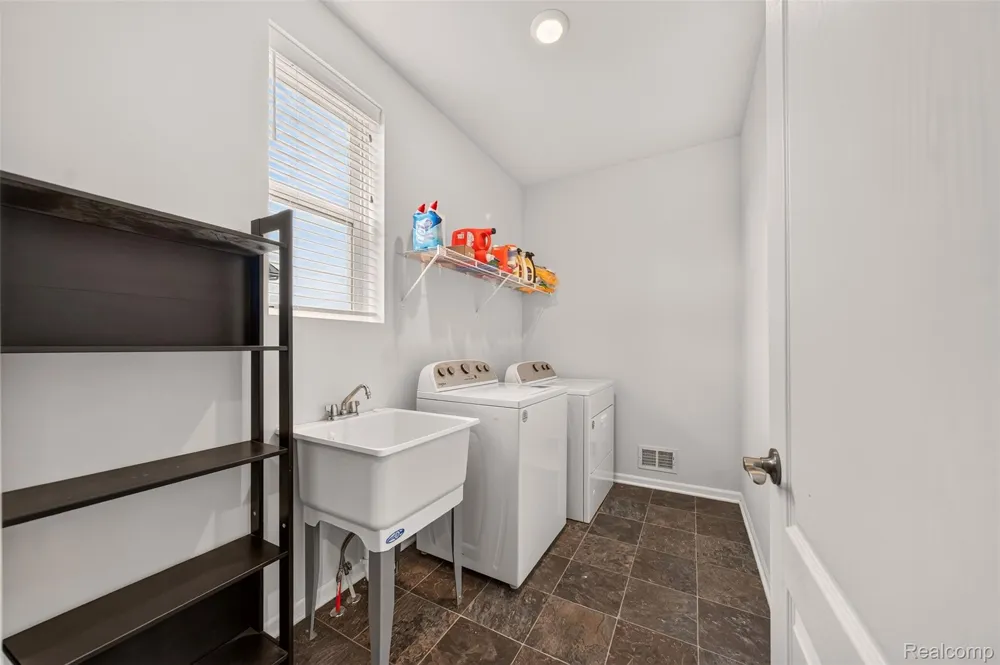 4160 Walcott Drive Orion Charter Township, MI 48359
