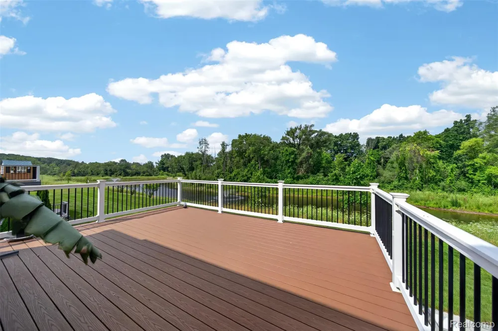 4160 Walcott Drive Orion Charter Township, MI 48359