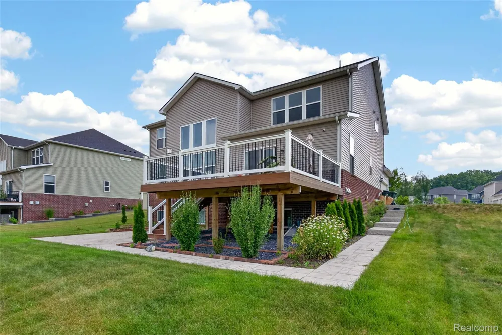 4160 Walcott Drive Orion Charter Township, MI 48359