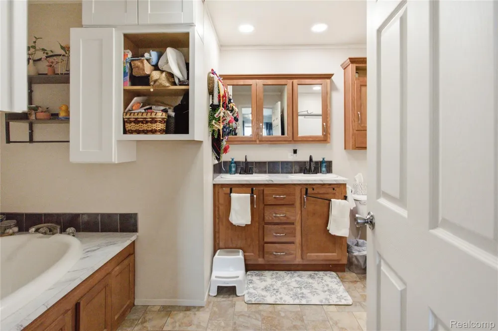 16206 Lancaster Way Holly Township, MI 48442