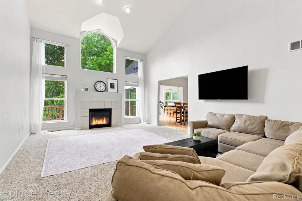 43144 Emerson Way Novi City, MI 48377