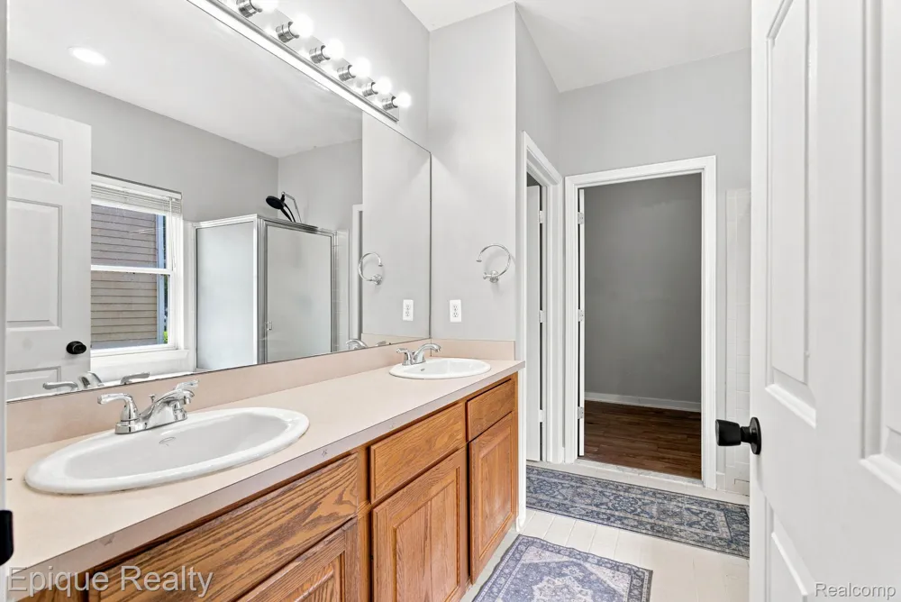 43144 Emerson Way Novi City, MI 48377