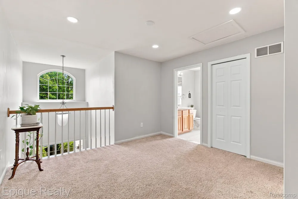 43144 Emerson Way Novi City, MI 48377