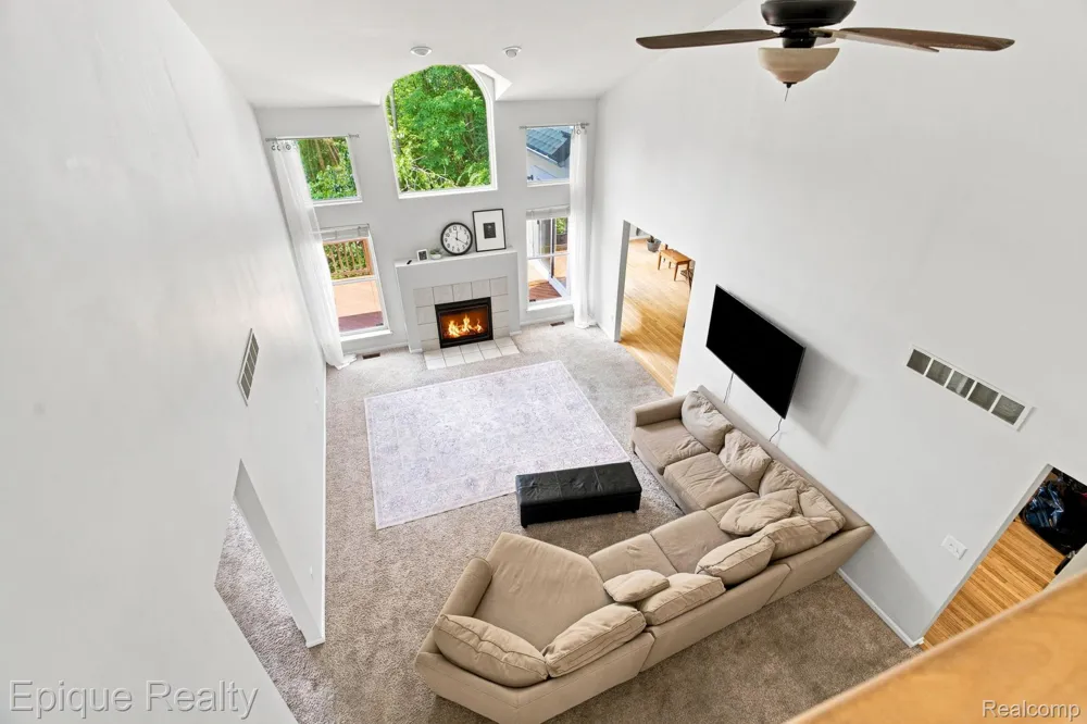 43144 Emerson Way Novi City, MI 48377