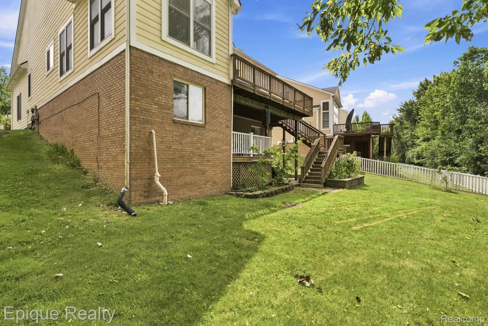 43144 Emerson Way Novi City, MI 48377