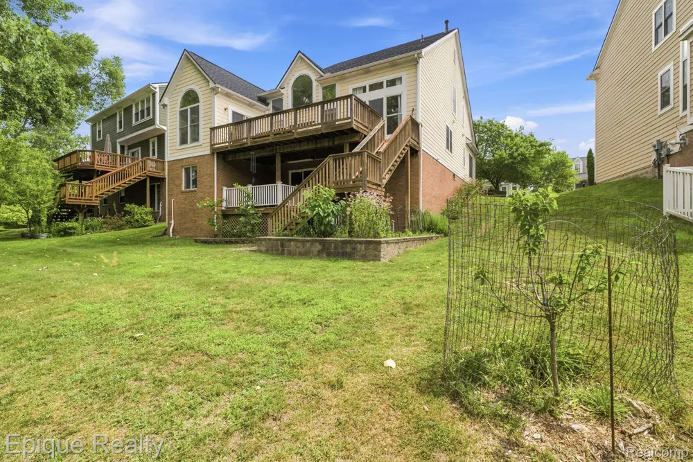 43144 Emerson Way Novi City, MI 48377