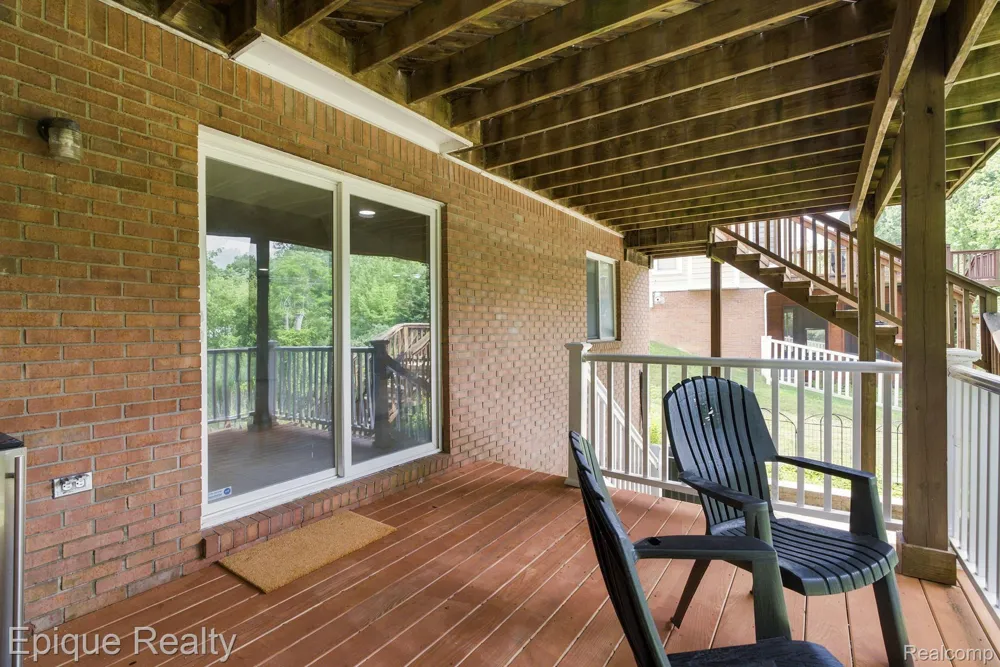 43144 Emerson Way Novi City, MI 48377