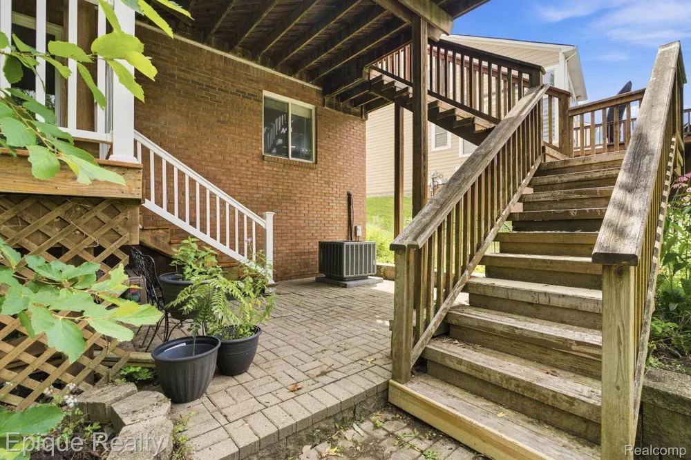 43144 Emerson Way Novi City, MI 48377